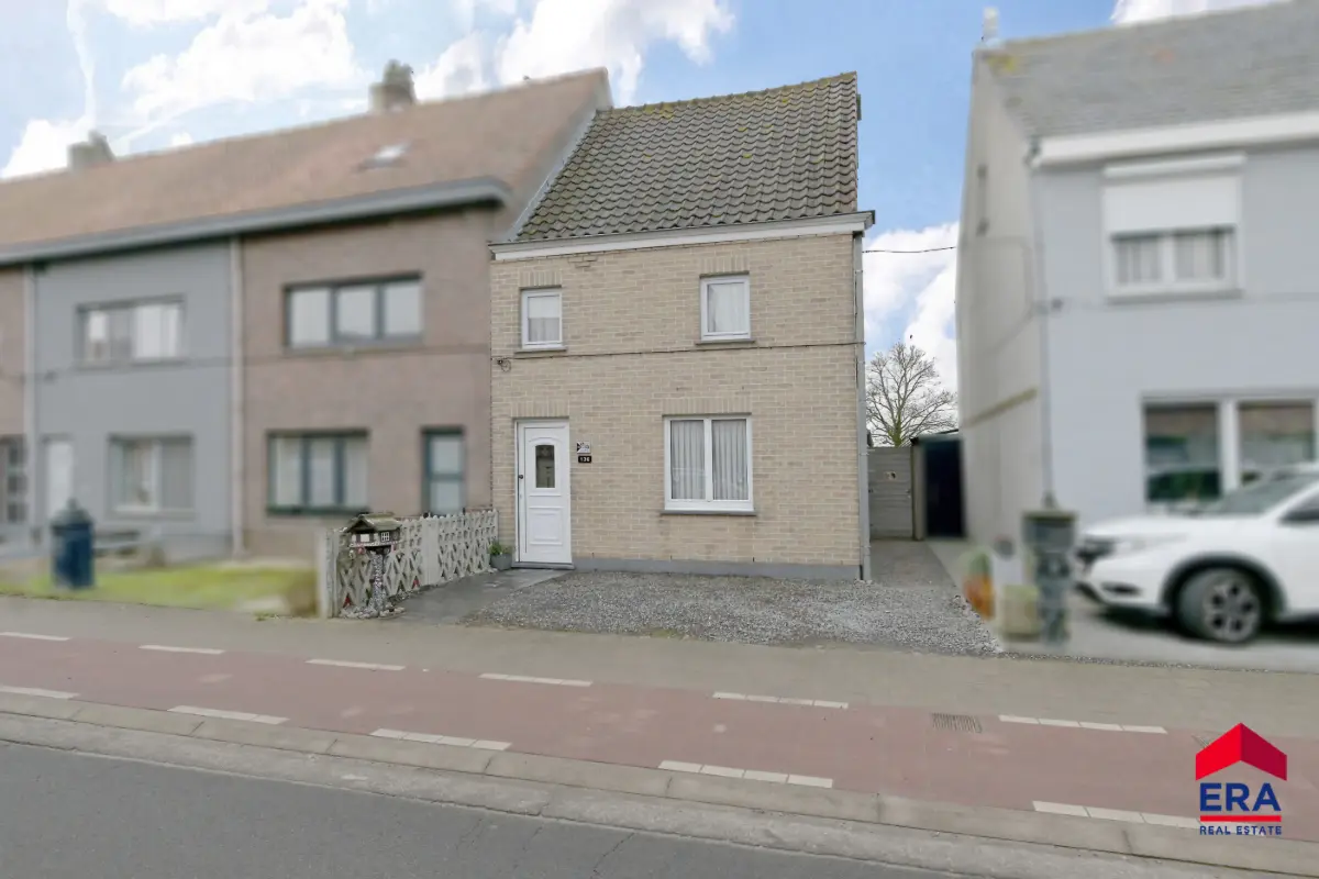 Huis te  koop in Waarschoot 9950 345000.00€ 3 slaapkamers 139.00m² - Zoekertje 675329