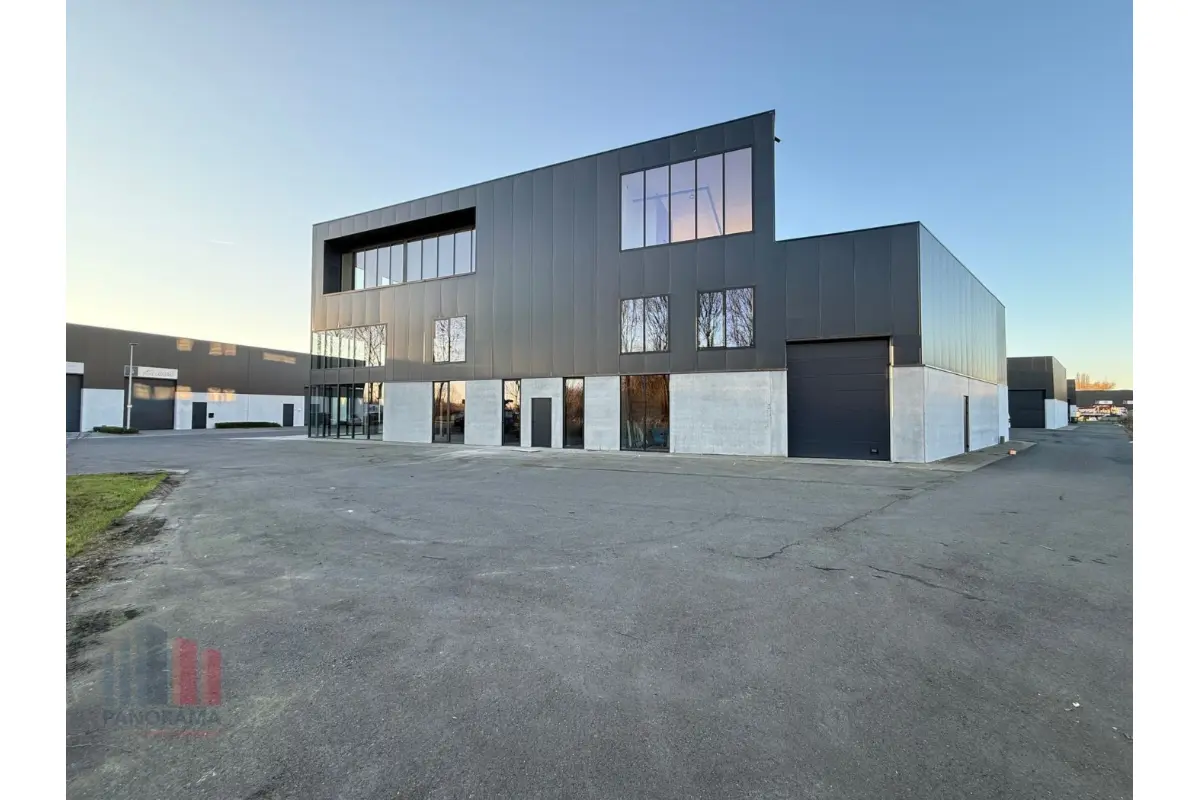 Handelszaak te  huur in Zelzate 9060 8275.00€  slaapkamers 901.00m² - Zoekertje 675085