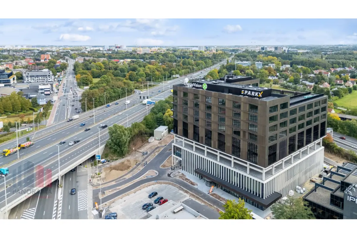 Handelszaak te  huur in Sint-Denijs-Westrem 9051 28665.00€  slaapkamers 1911.00m² - Zoekertje 675950