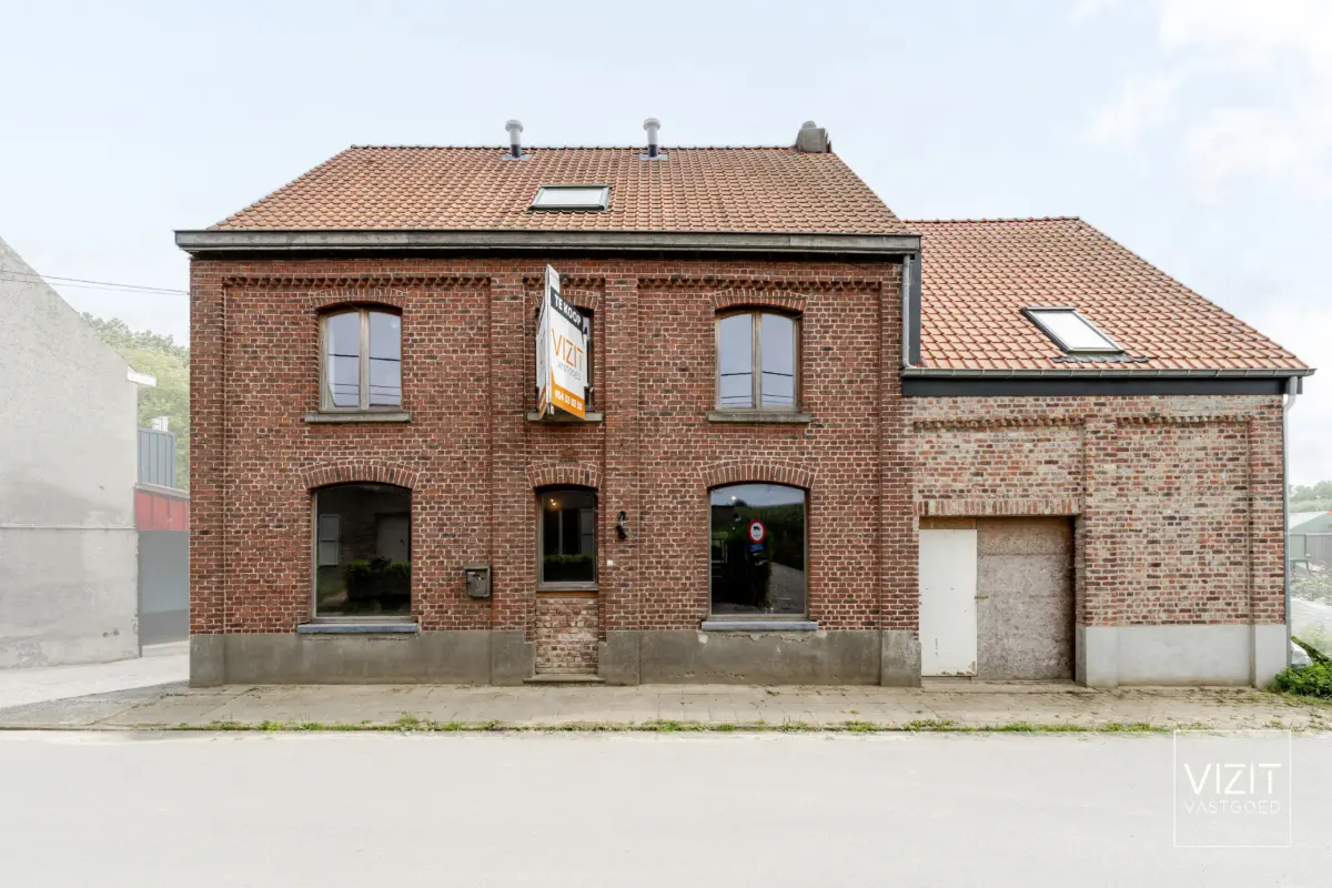 Huis te  koop in Denderhoutem 9450 329000.00€ 5 slaapkamers 221.00m² - Zoekertje 675890