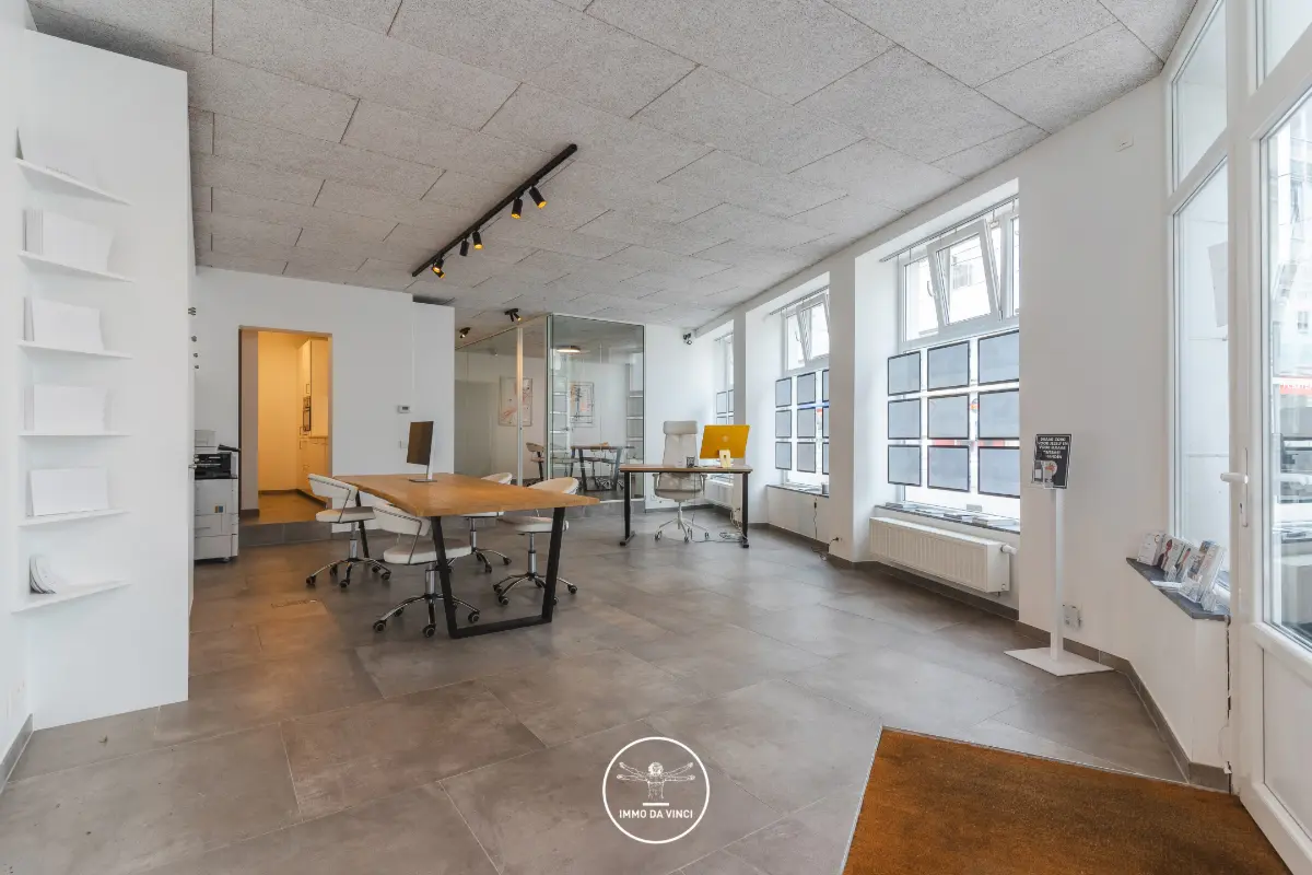 Handelszaak te  in Gent 9000 1560.00€  slaapkamers 104.00m² - Zoekertje 677529