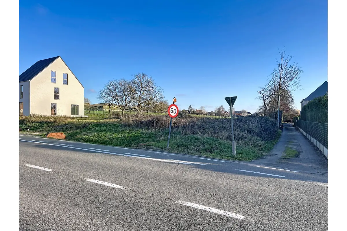 Grond te  koop in Nederhasselt 9400 219000.00€  slaapkamers m² - Zoekertje 677535