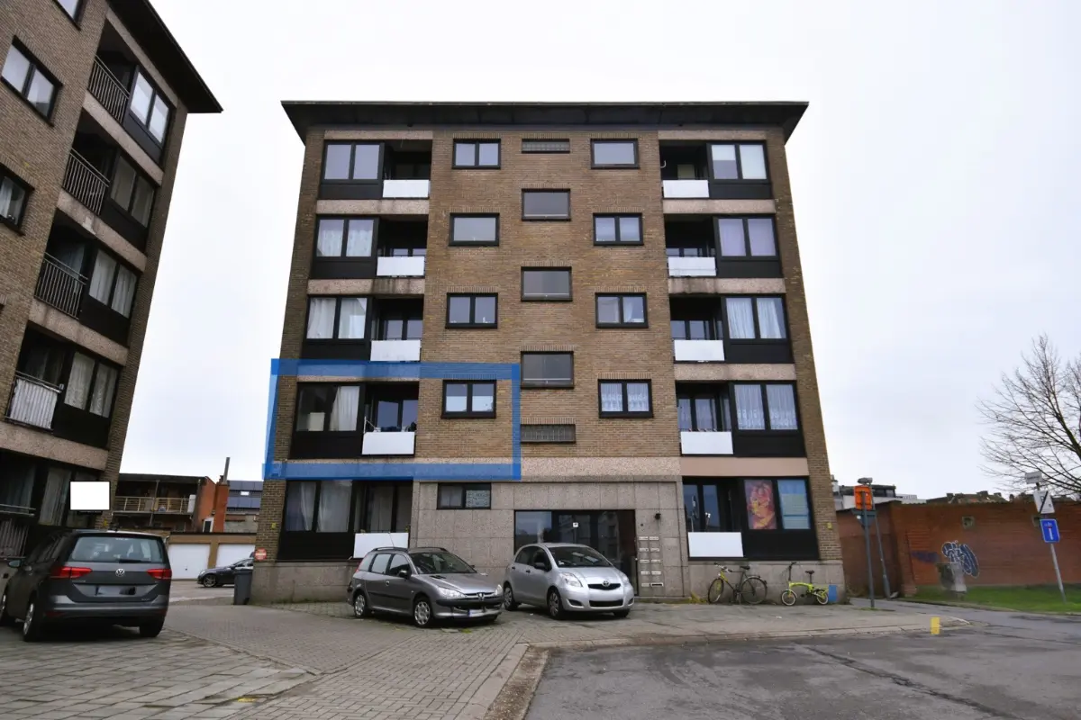 Appartement te  koop in Sint-Niklaas 9100 165000.00€  slaapkamers m² - Zoekertje 678299