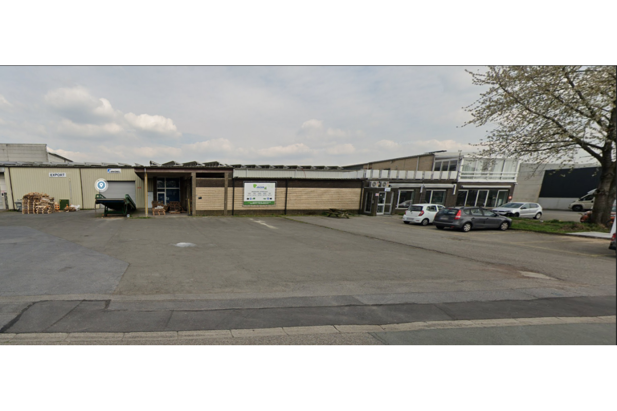 Handelszaak te  huur in Sint-Niklaas 9100 5200.00€  slaapkamers m² - Zoekertje 678300