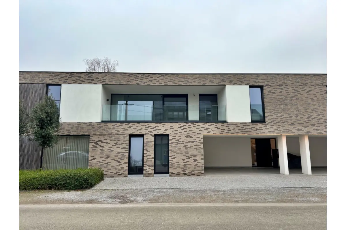 Appartement te  huur in Lovendegem 9920 1075.00€ 3 slaapkamers 131.00m² - Zoekertje 678502