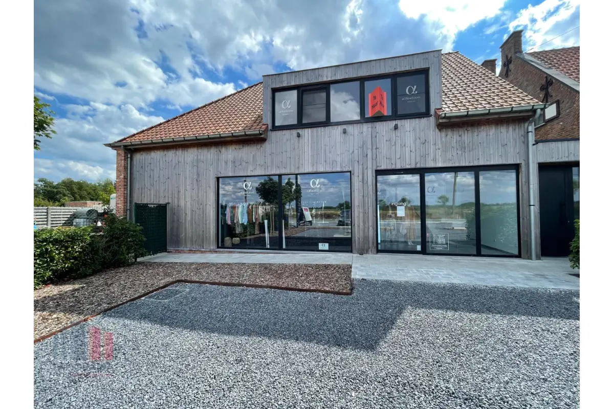 Handelszaak te  huur in Deinze 9800 850.00€  slaapkamers 190.00m² - Zoekertje 678456