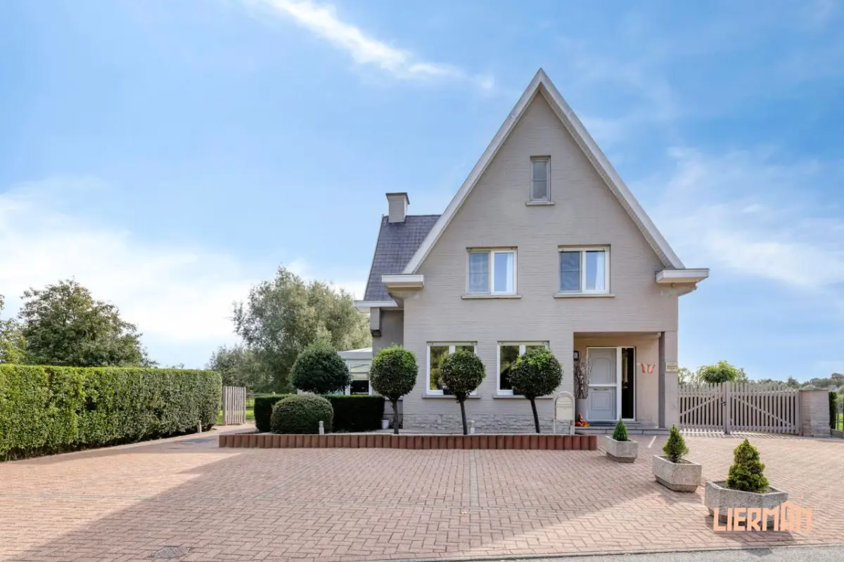 Appartementsgebouw te  koop in Erpe-Mere 9420 695000.00€ 20 slaapkamers 845.00m² - Zoekertje 679598