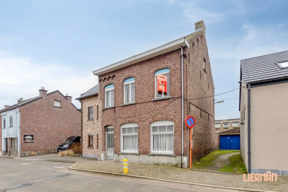 Huis te  koop in Erembodegem 9320 250000.00€ 4 slaapkamers 185.00m² - Zoekertje 679924