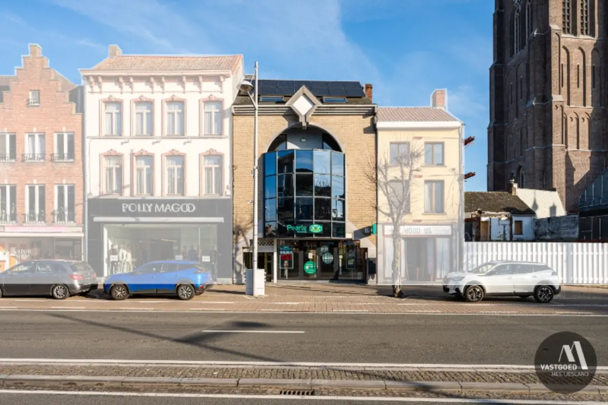 Huis te  koop in Eeklo 9900 885000.00€ 3 slaapkamers 546.00m² - Zoekertje 680207