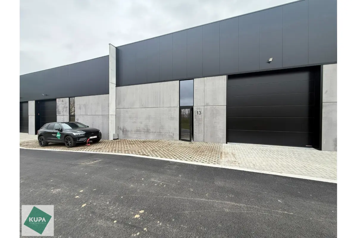 Handelszaak te  huur in Herzele 9550 1537.50€  slaapkamers 246.00m² - Zoekertje 680197