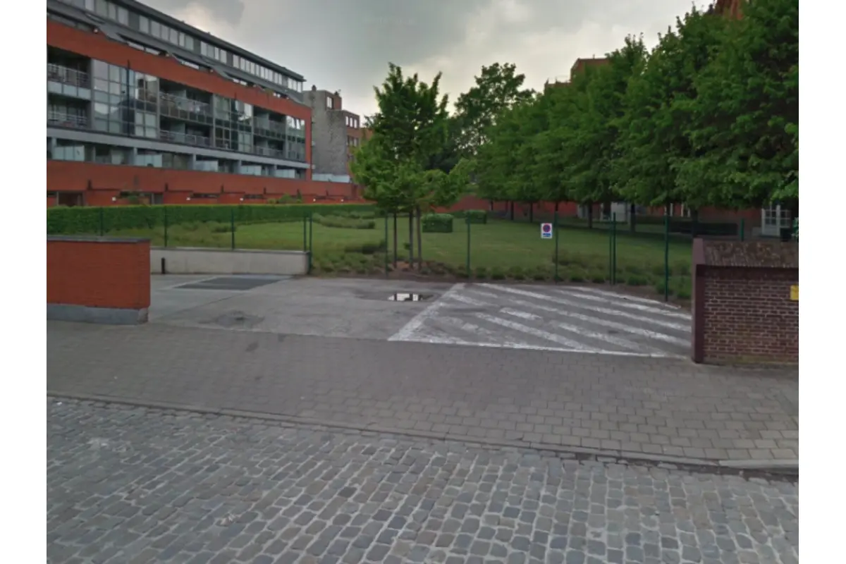 Parking te  huur in Gent 9000 129.00€  slaapkamers m² - Zoekertje 681827