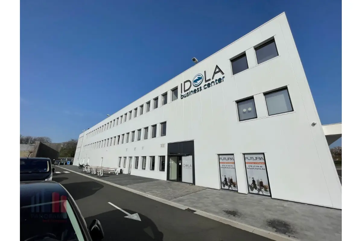 Handelszaak te  huur in Lochristi 9080 2400.00€  slaapkamers 56.00m² - Zoekertje 681289