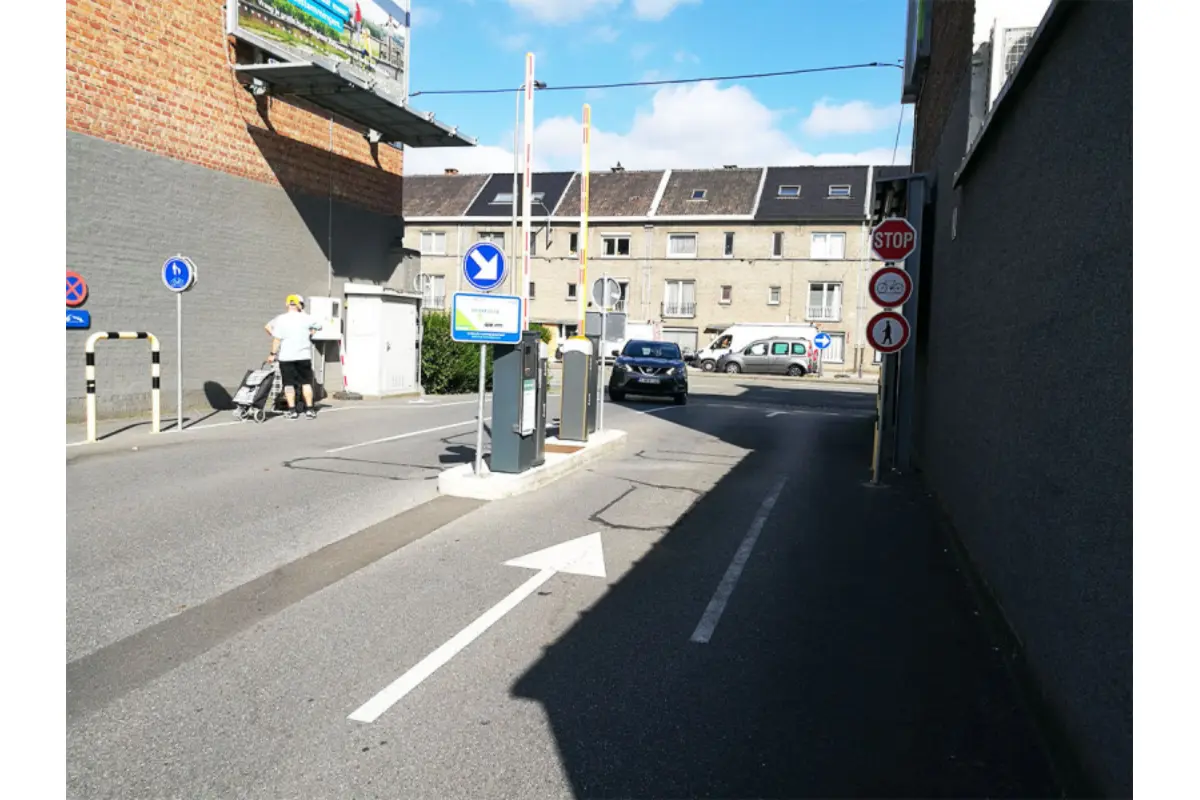 Parking te  huur in Gent 9000 25.00€  slaapkamers m² - Zoekertje 681749