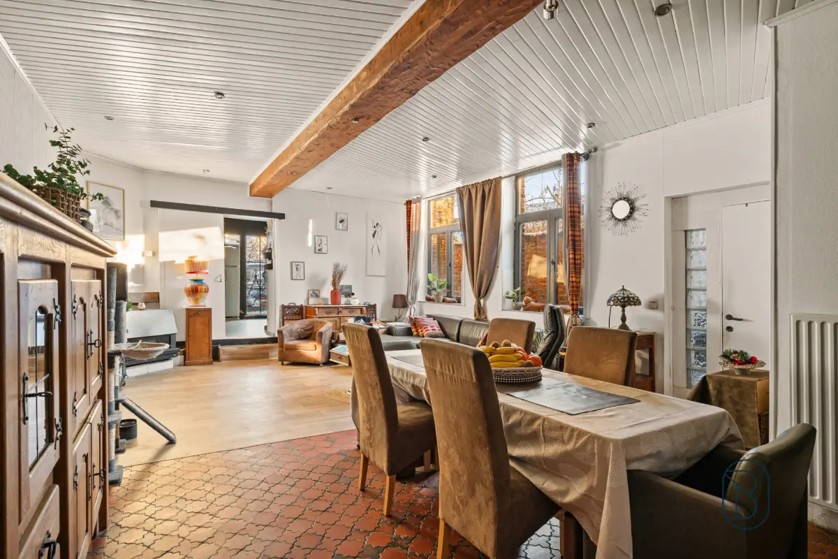 Huis te  koop in Ronse 9600 385000.00€ 5 slaapkamers 400.00m² - Zoekertje 685761