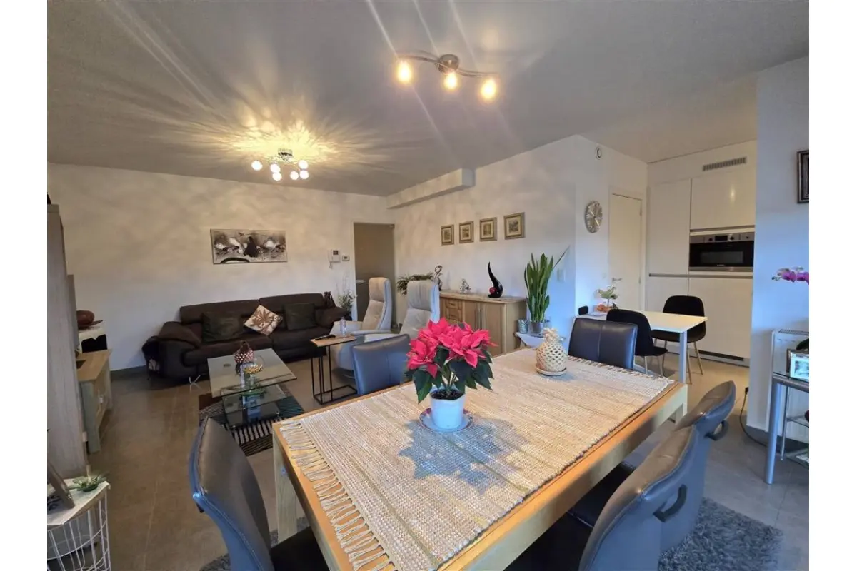 Appartement te  huur in Buggenhout 9255 950.00€ 2 slaapkamers 96.00m² - Zoekertje 686176