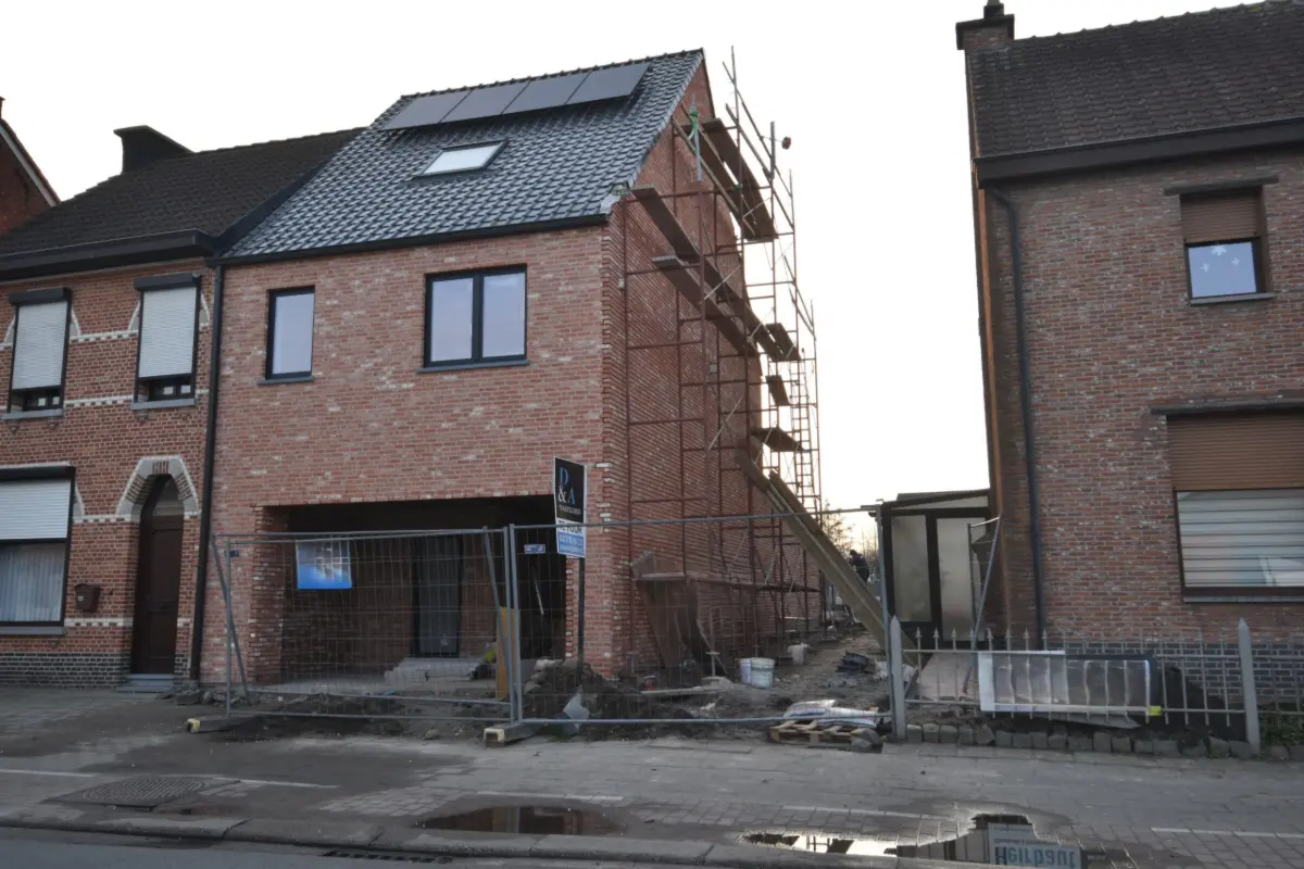 Huis te  huur in Nieuwkerken-Waas 9100 1450.00€  slaapkamers m² - Zoekertje 689275