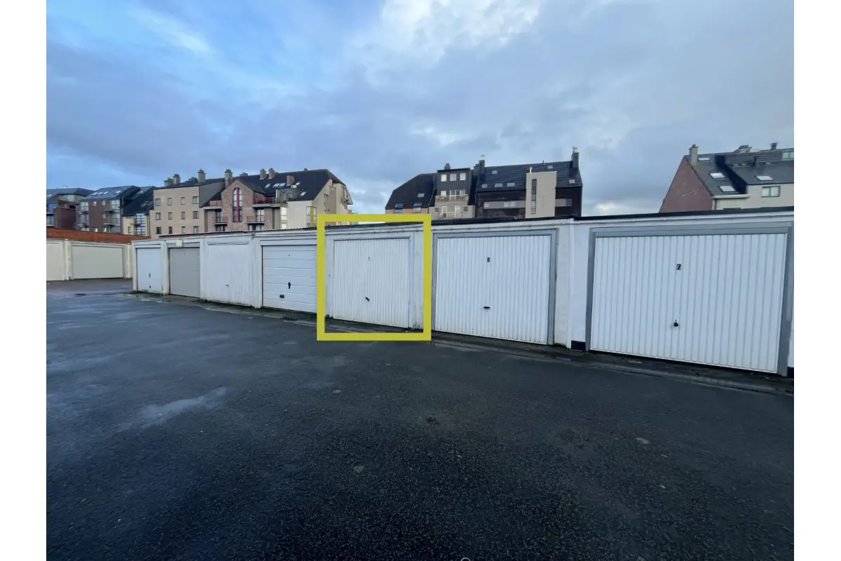 Parking & garage te  koop in Ninove 9400 25000.00€  slaapkamers m² - Zoekertje 688952
