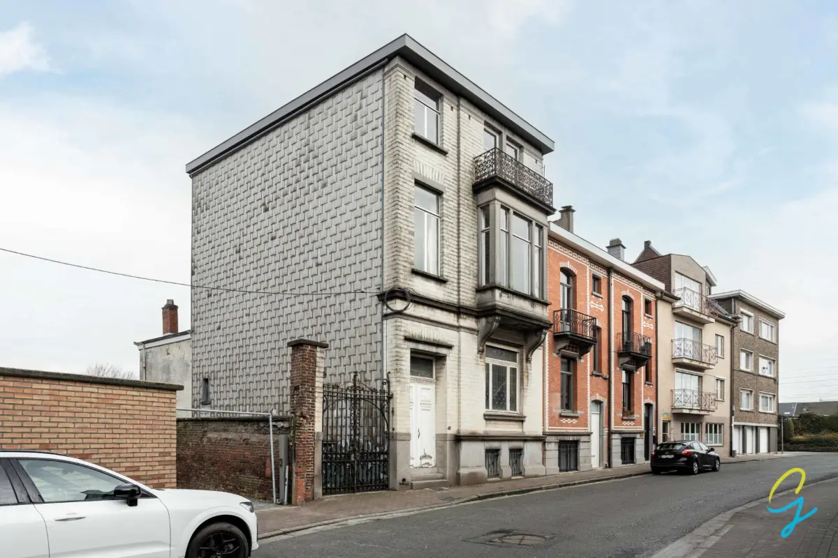 Appartement te  koop in Zottegem 9620 695000.00€ 5 slaapkamers m² - Zoekertje 690094