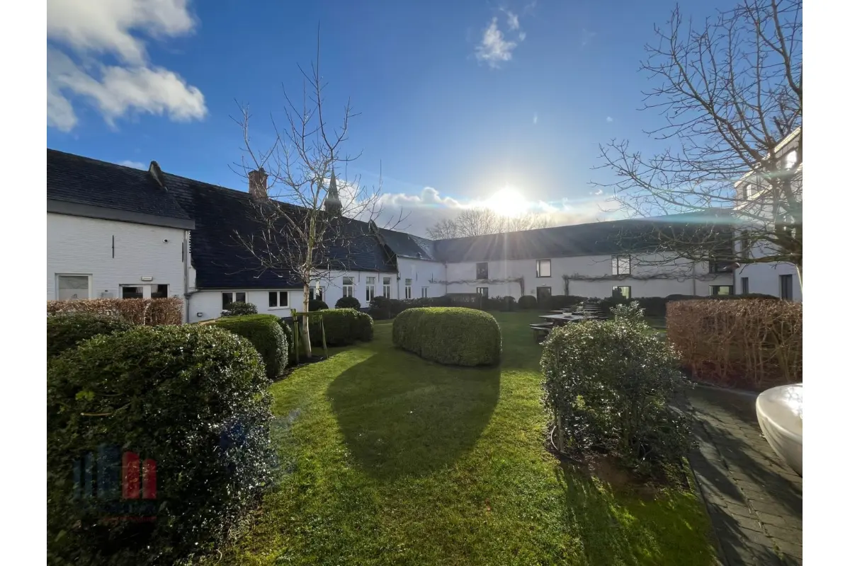 Handelszaak te  huur in Merelbeke 9820 550.00€  slaapkamers 12.00m² - Zoekertje 689412