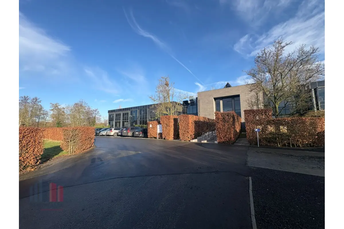 Handelszaak te  huur in Drongen 9031 6438.00€  slaapkamers 206.00m² - Zoekertje 690303