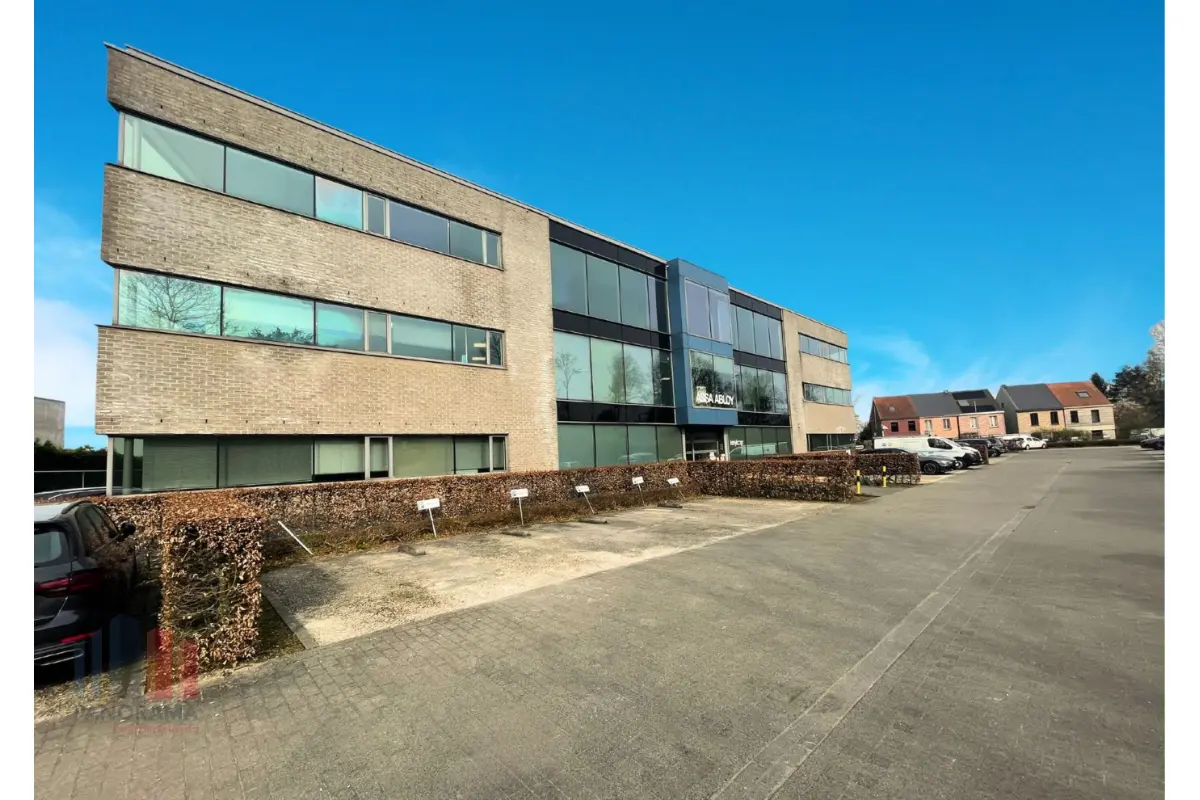 Handelszaak te  koop in Melle 9090 2051456.00€  slaapkamers 1200.00m² - Zoekertje 690302