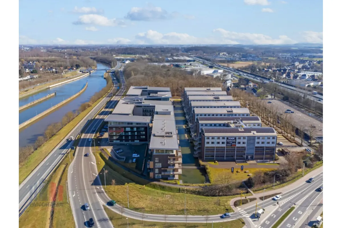 Handelszaak te  huur in Merelbeke 9820 5270.00€  slaapkamers 575.00m² - Zoekertje 690289