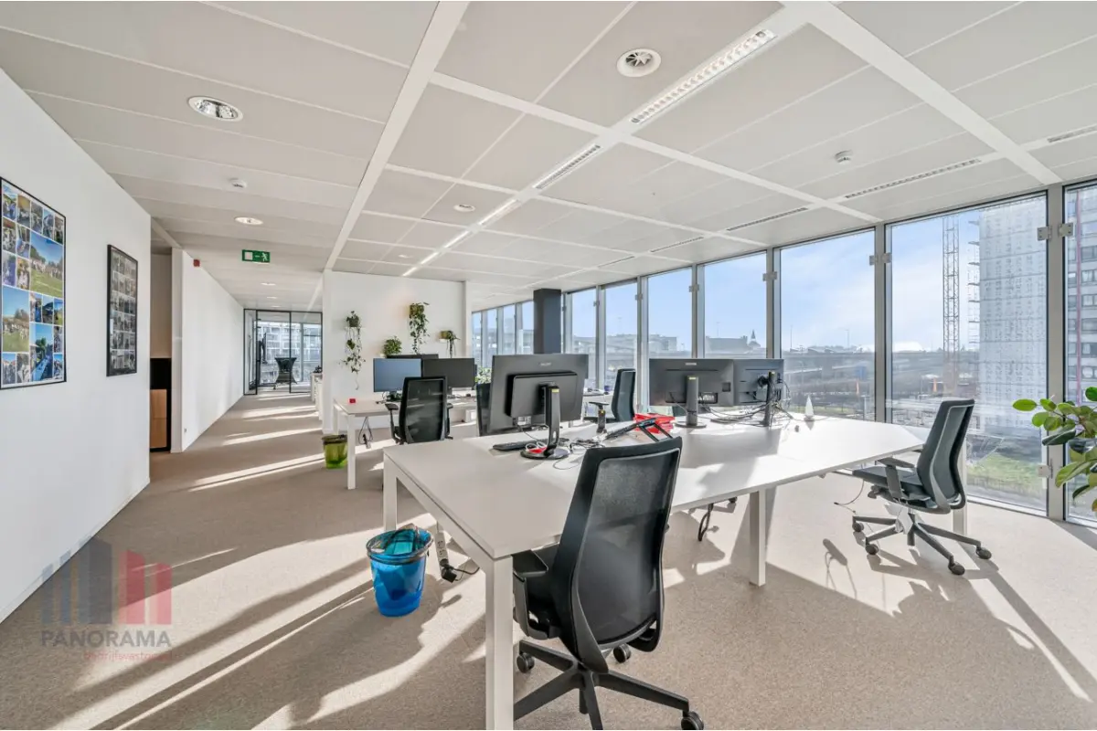 Handelszaak te  huur in Gent 9000 11202.00€  slaapkamers 1005.00m² - Zoekertje 691455