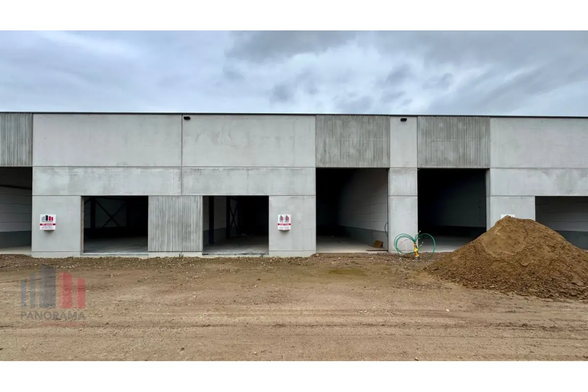 Handelszaak te  huur in Aalst 9300 3600.00€  slaapkamers 480.00m² - Zoekertje 691449