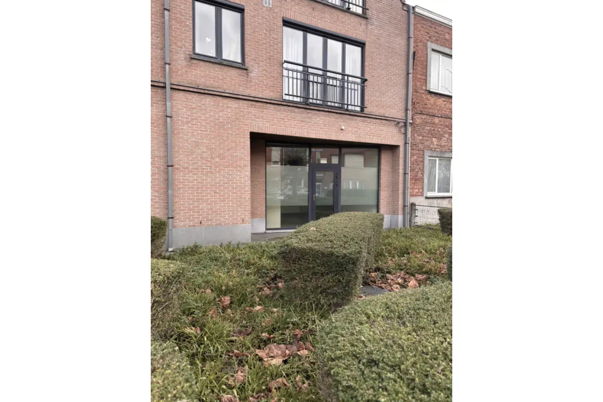 Handelszaak te  huur in Gentbrugge 9050 850.00€ 0 slaapkamers m² - Zoekertje 760056
