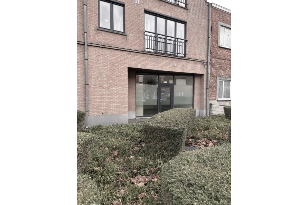 Handelszaak te  huur in Gentbrugge 9050 900.00€ 0 slaapkamers m² - Zoekertje 692987