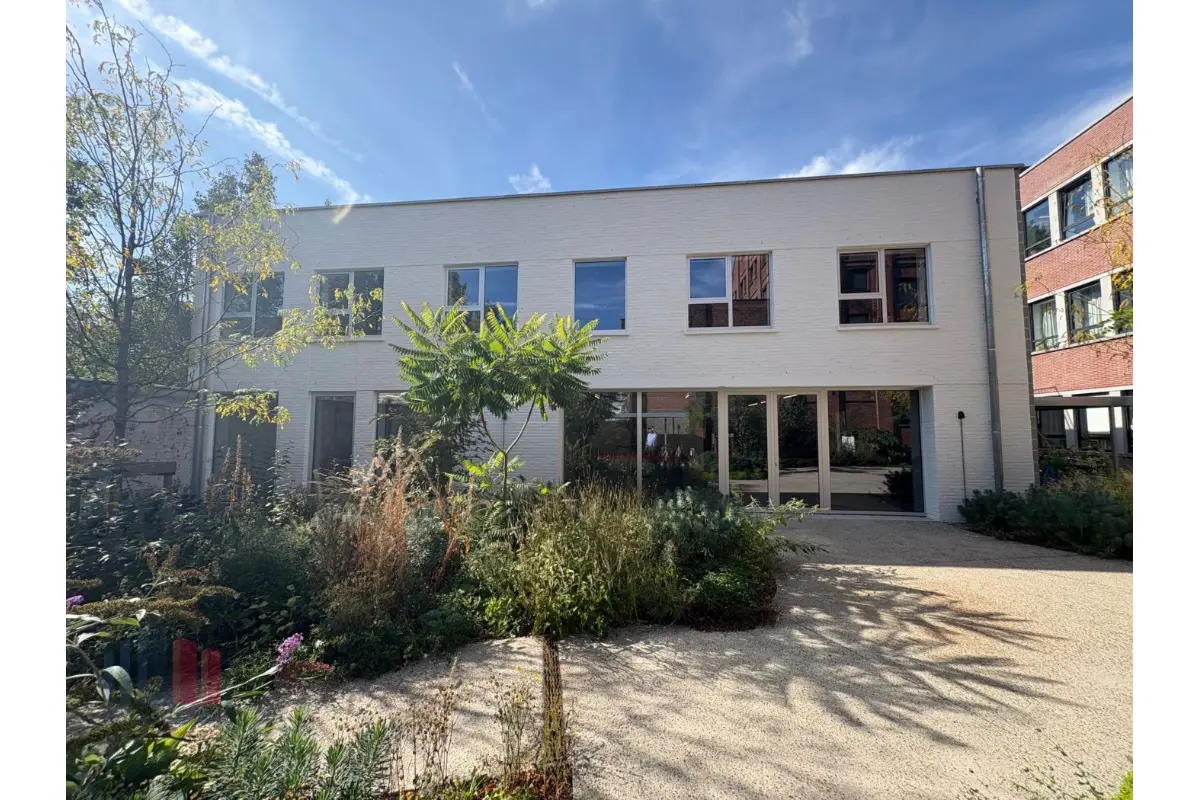 Handelszaak te  huur in Gent 9000 3179.00€  slaapkamers 266.00m² - Zoekertje 693677