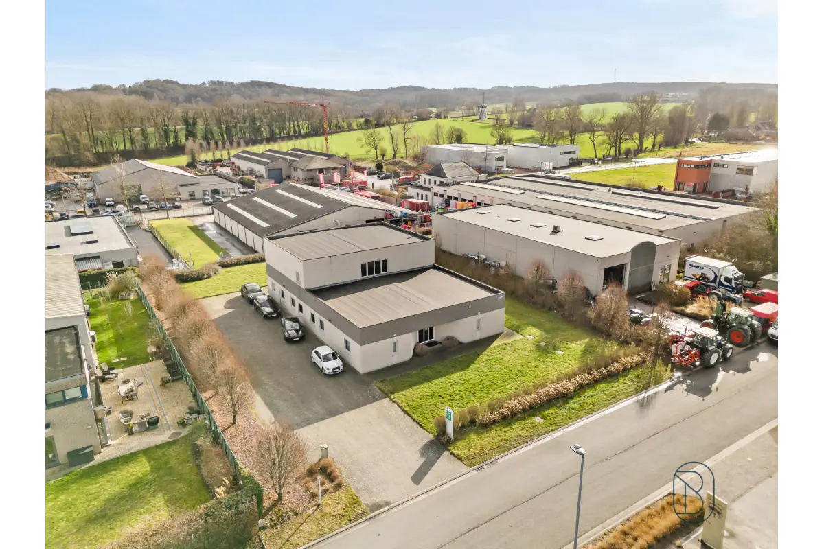 Handelszaak te  koop in Brakel 9660 775000.00€  slaapkamers 600.00m² - Zoekertje 694107