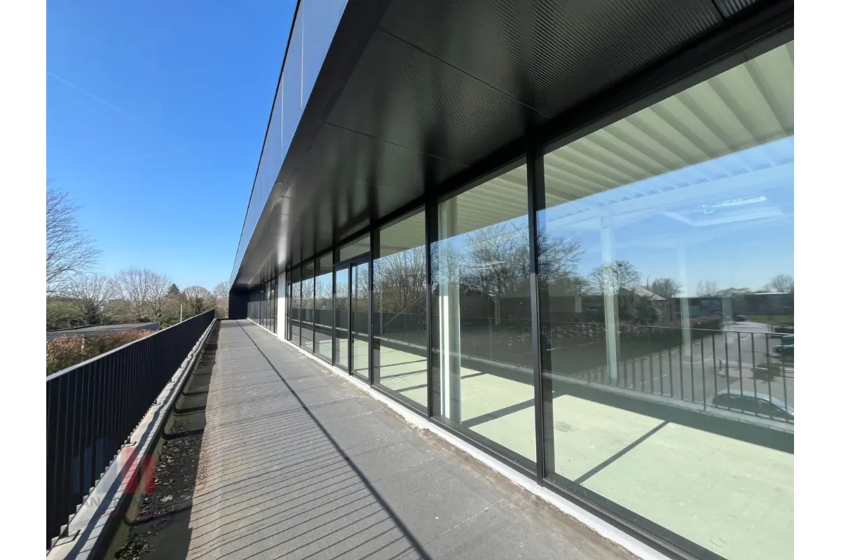 Handelszaak te  huur in Lochristi 9080 8800.00€  slaapkamers 768.00m² - Zoekertje 693670