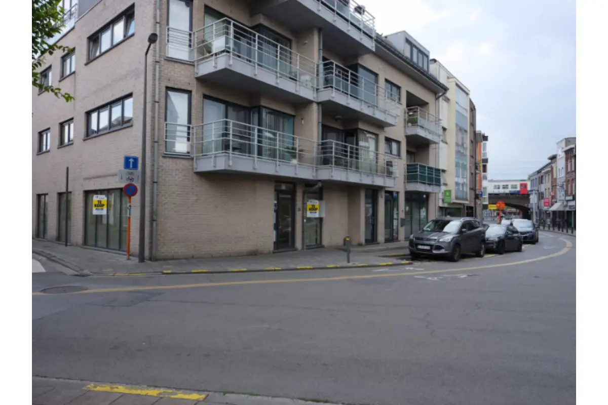 Handelszaak te  koop in Aalst 9300 180000.00€  slaapkamers 105.00m² - Zoekertje 693645