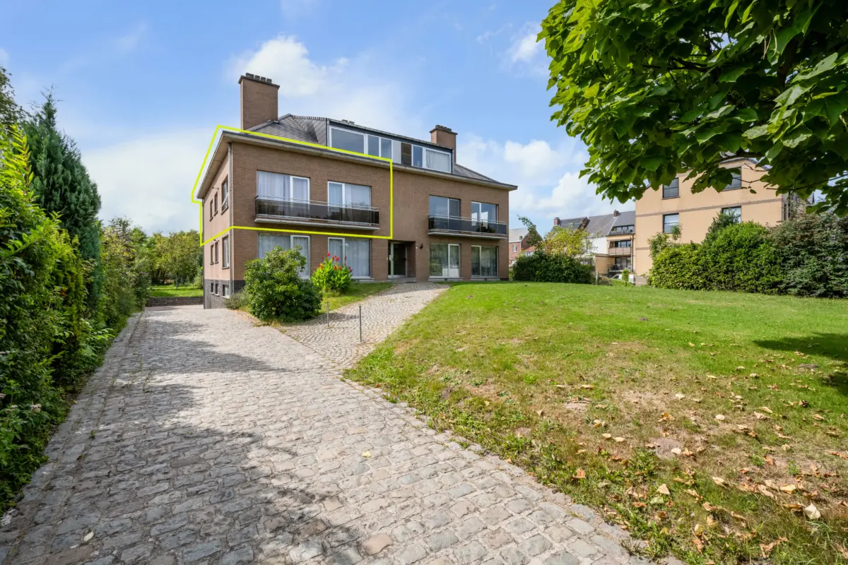 Appartement te  koop in Schendelbeke 9506 210000.00€ 3 slaapkamers 109.00m² - Zoekertje 694152