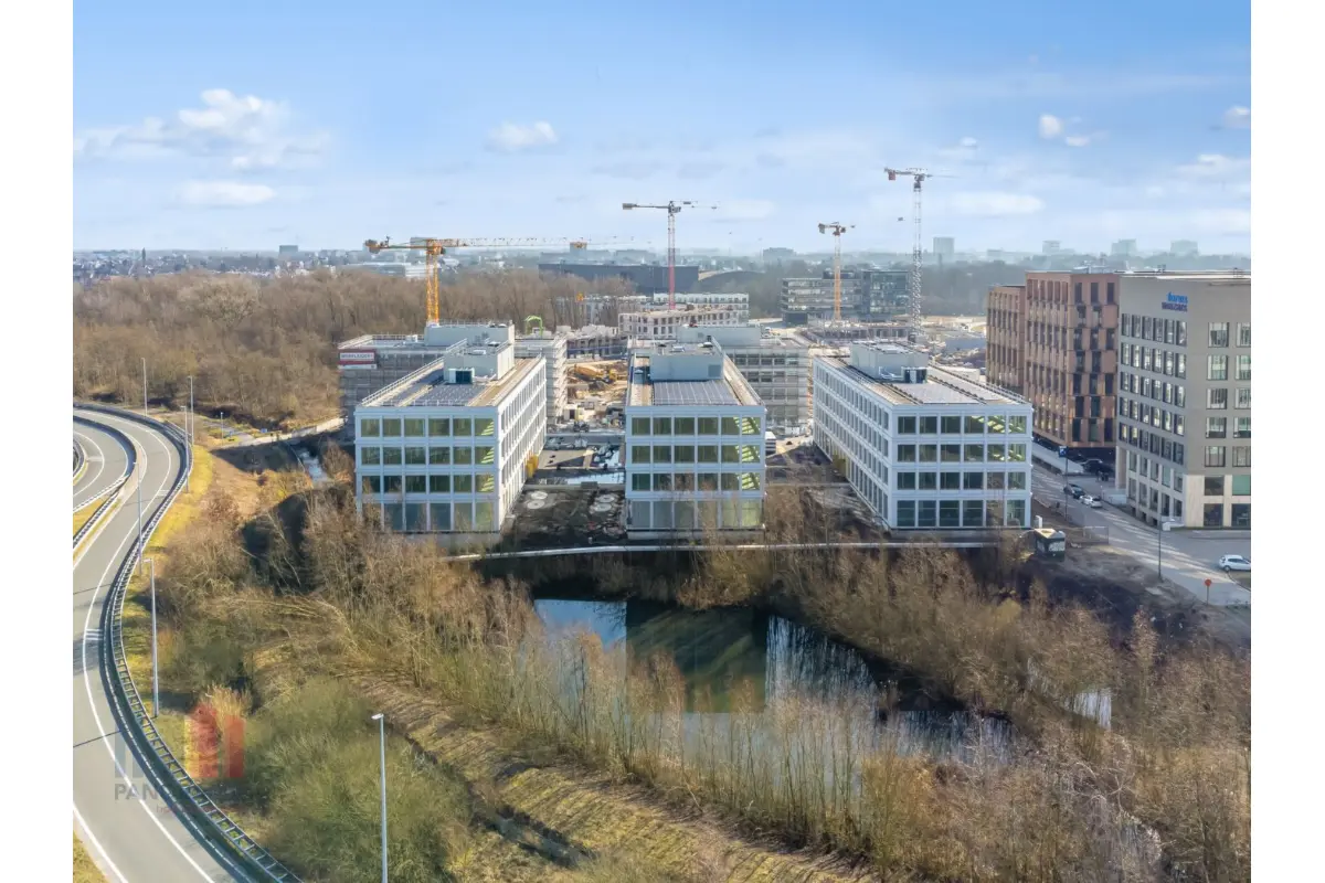 Handelszaak te  huur in Gent 9000 29368.00€  slaapkamers 1905.00m² - Zoekertje 693741