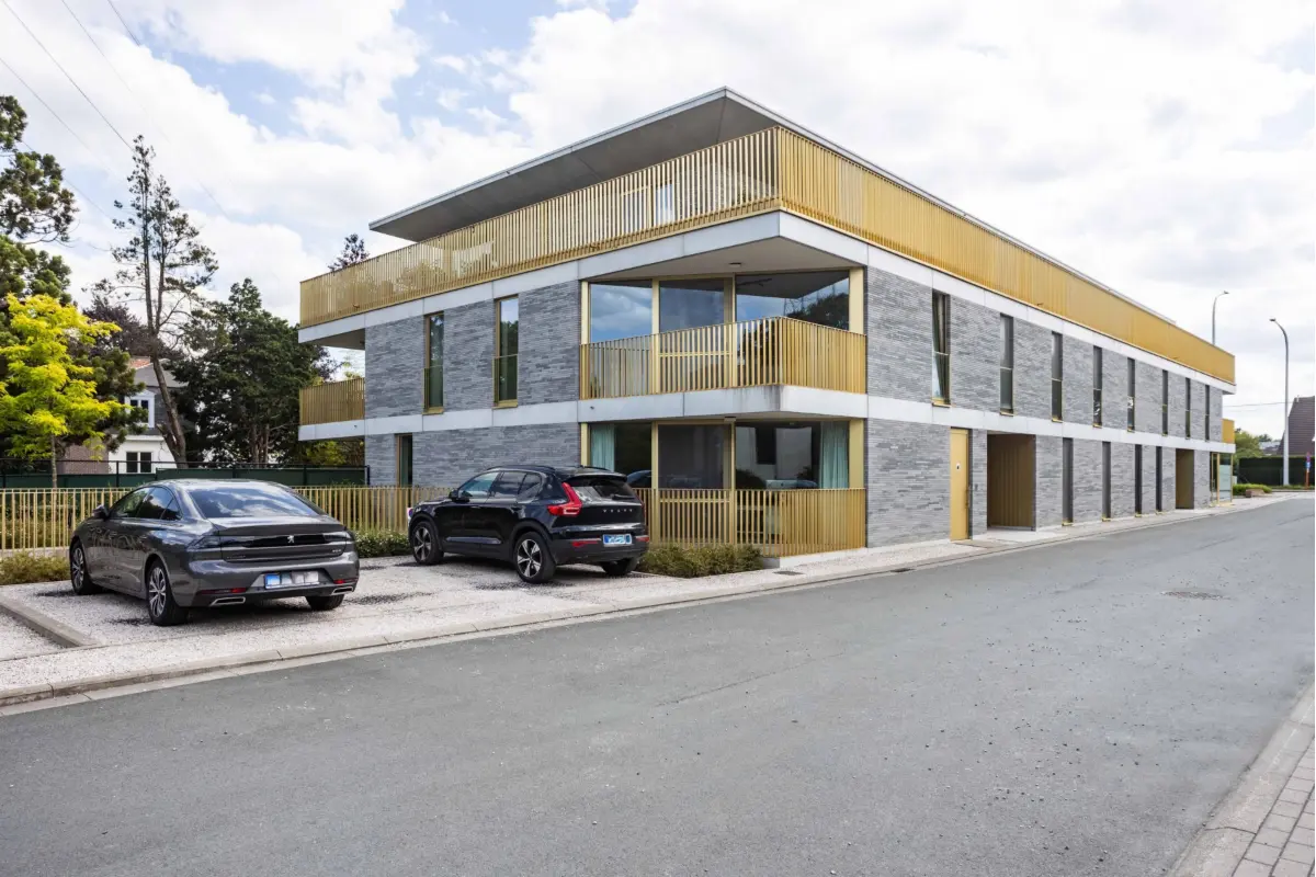 Handelszaak te  koop in Merelbeke 9820 585000.00€  slaapkamers 149.00m² - Zoekertje 696354