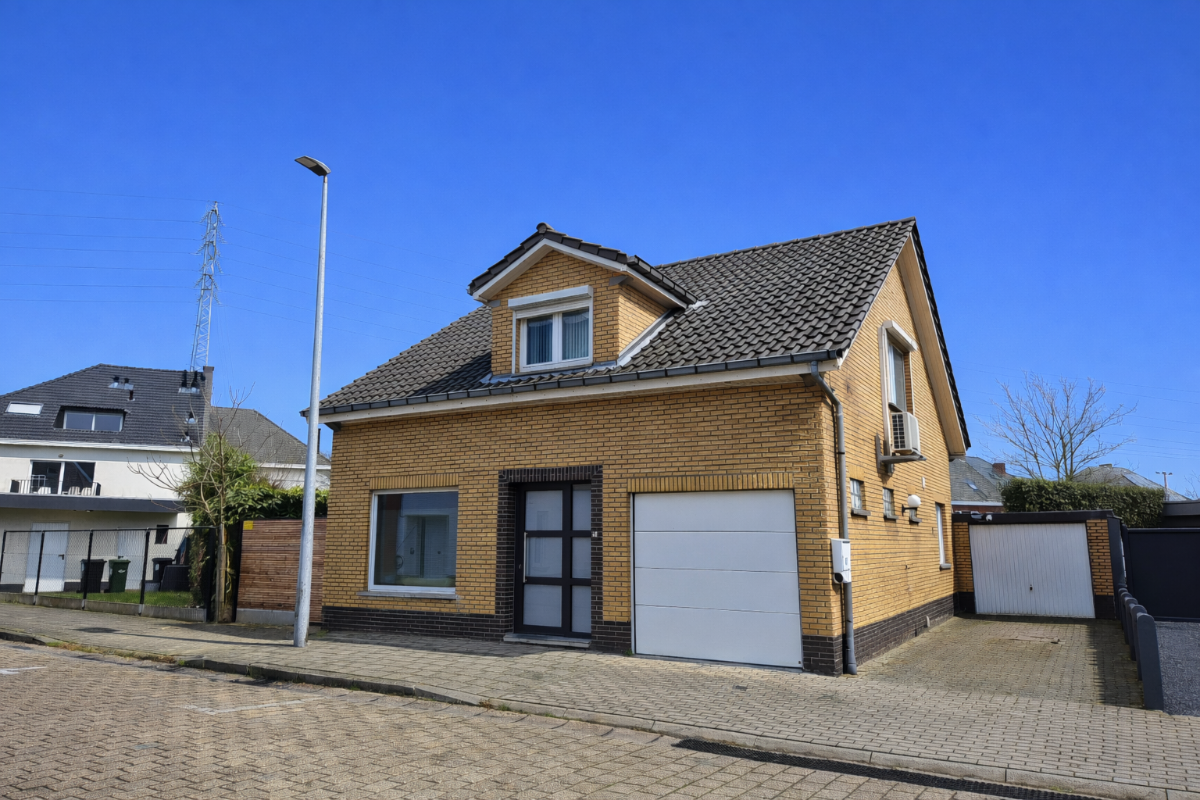 Huis te  koop in Nieuwerkerken 9320 335000.00€ 3 slaapkamers 159.00m² - Zoekertje 695964