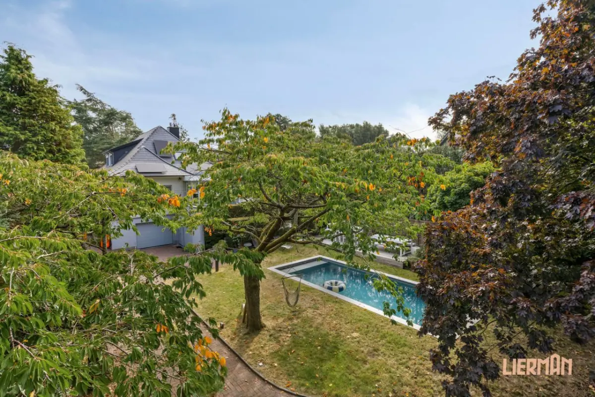 Huis te  koop in Erembodegem 9320 895000.00€ 4 slaapkamers 390.00m² - Zoekertje 696757