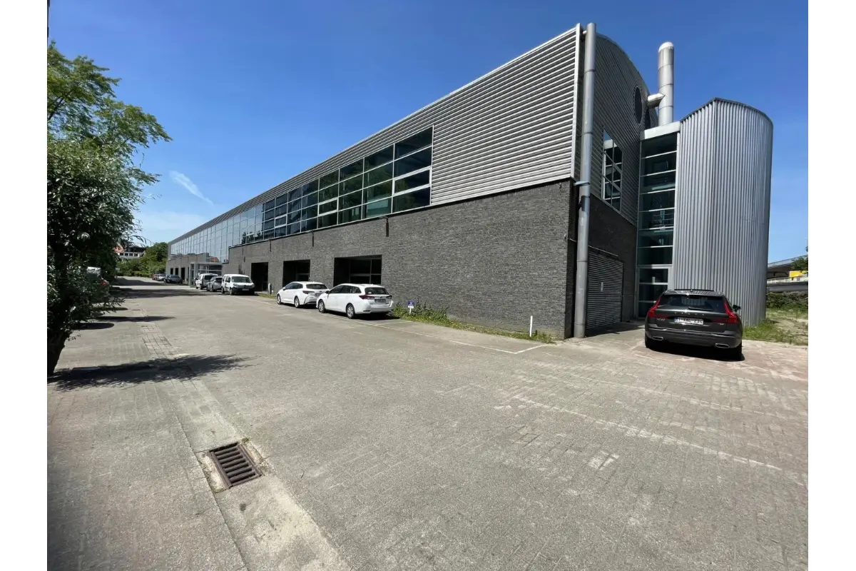 Handelszaak te  huur in Gentbrugge 9050 14493.00€  slaapkamers 1087.00m² - Zoekertje 698492