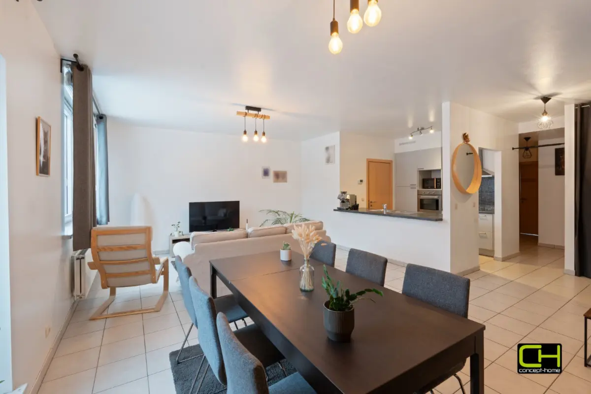 Appartement te  koop in Sint-Amandsberg 9040 349000.00€ 2 slaapkamers 94.00m² - Zoekertje 700522