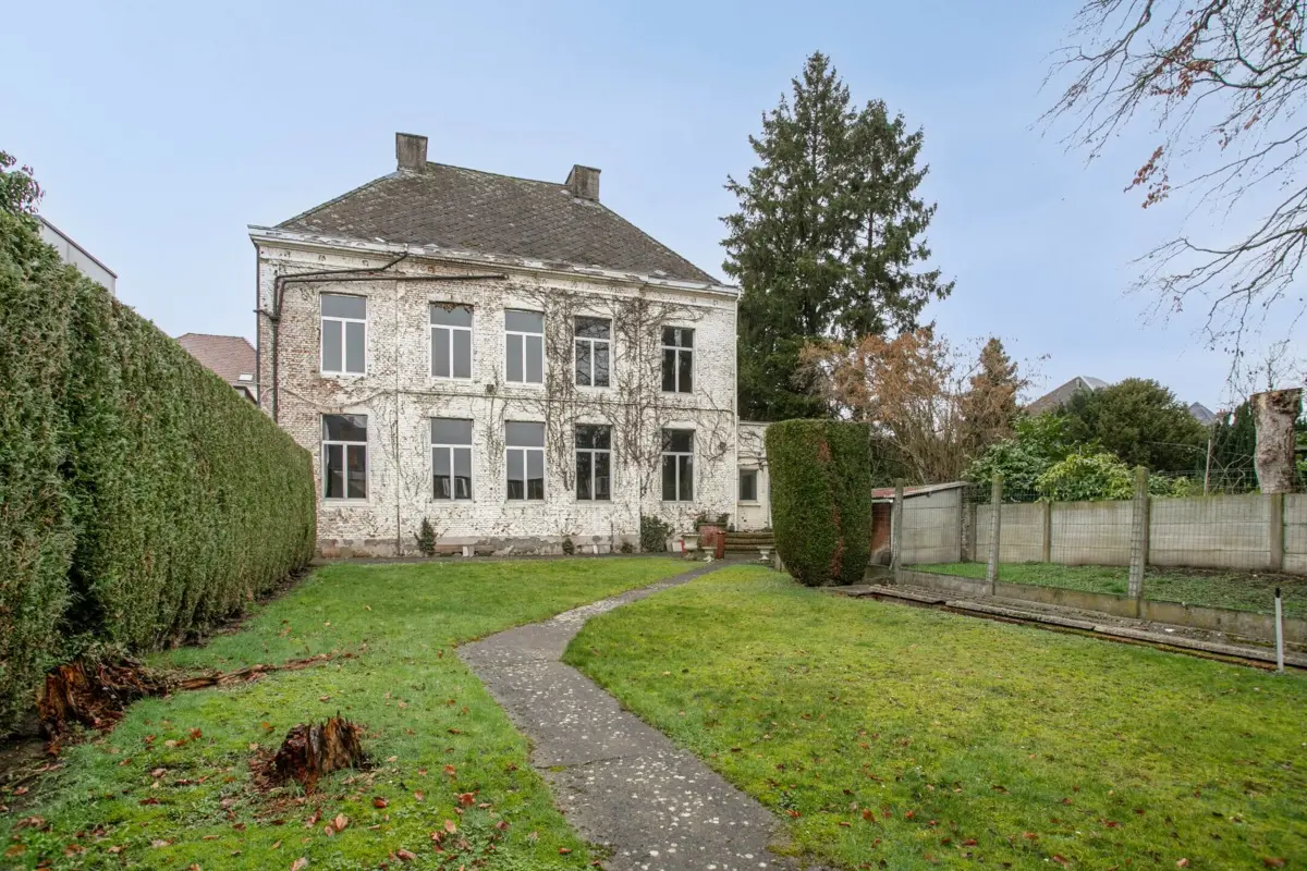 Huis te  koop in Brakel 9660 329000.00€ 7 slaapkamers 387.00m² - Zoekertje 700526