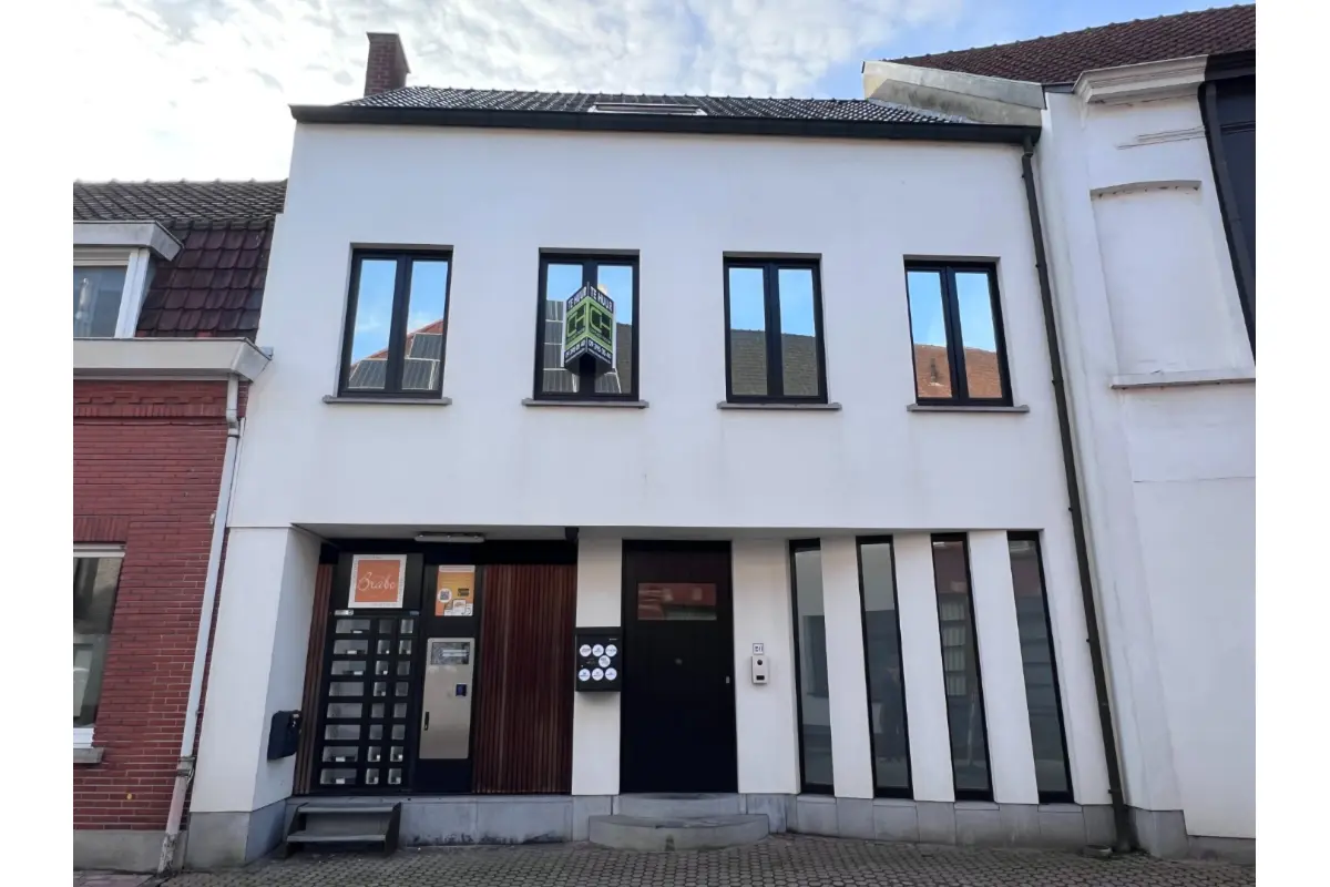 Huis te  huur in Zomergem 9930 1275.00€ 3 slaapkamers 304.00m² - Zoekertje 701480