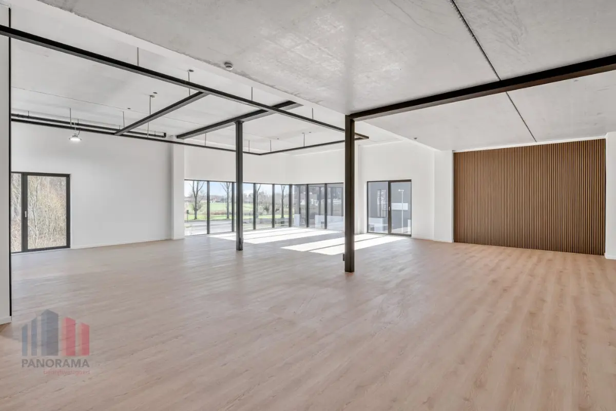 Handelszaak te  huur in Zelzate 9060 2323.00€  slaapkamers 223.00m² - Zoekertje 701526