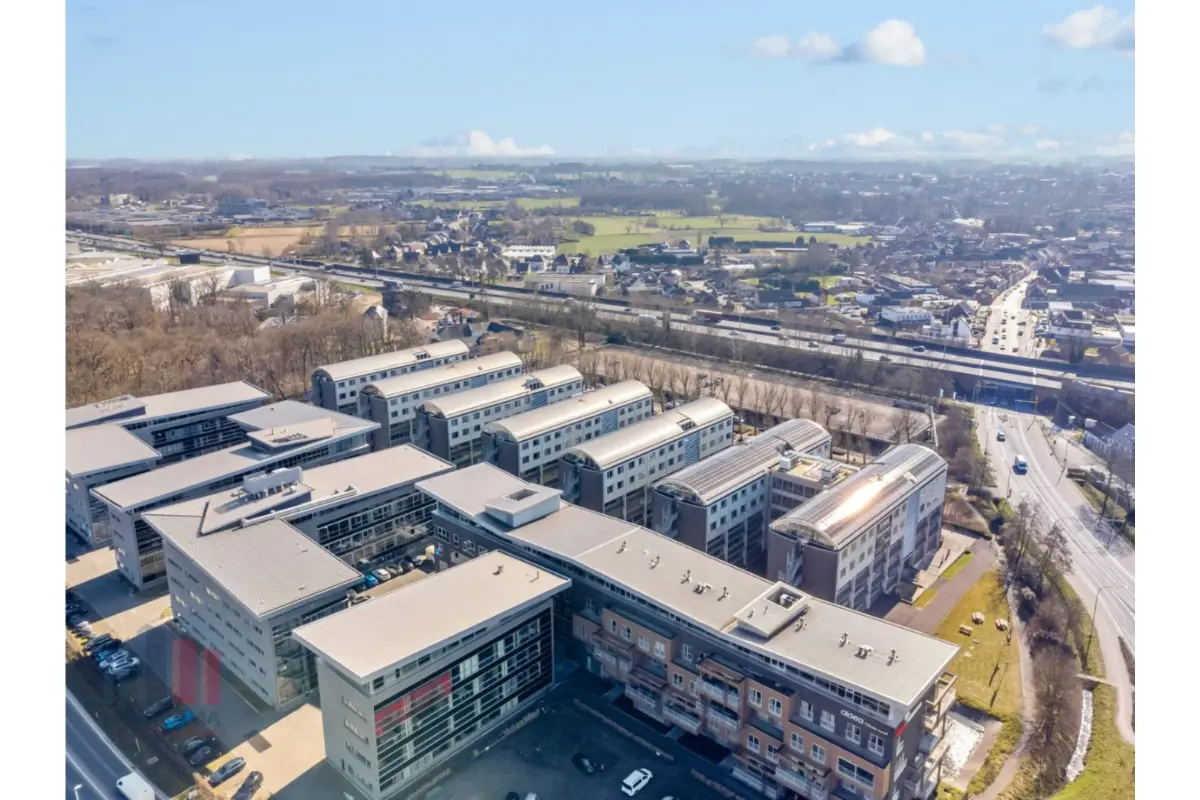 Handelszaak te  huur in Merelbeke 9820 3920.00€  slaapkamers 409.00m² - Zoekertje 702848