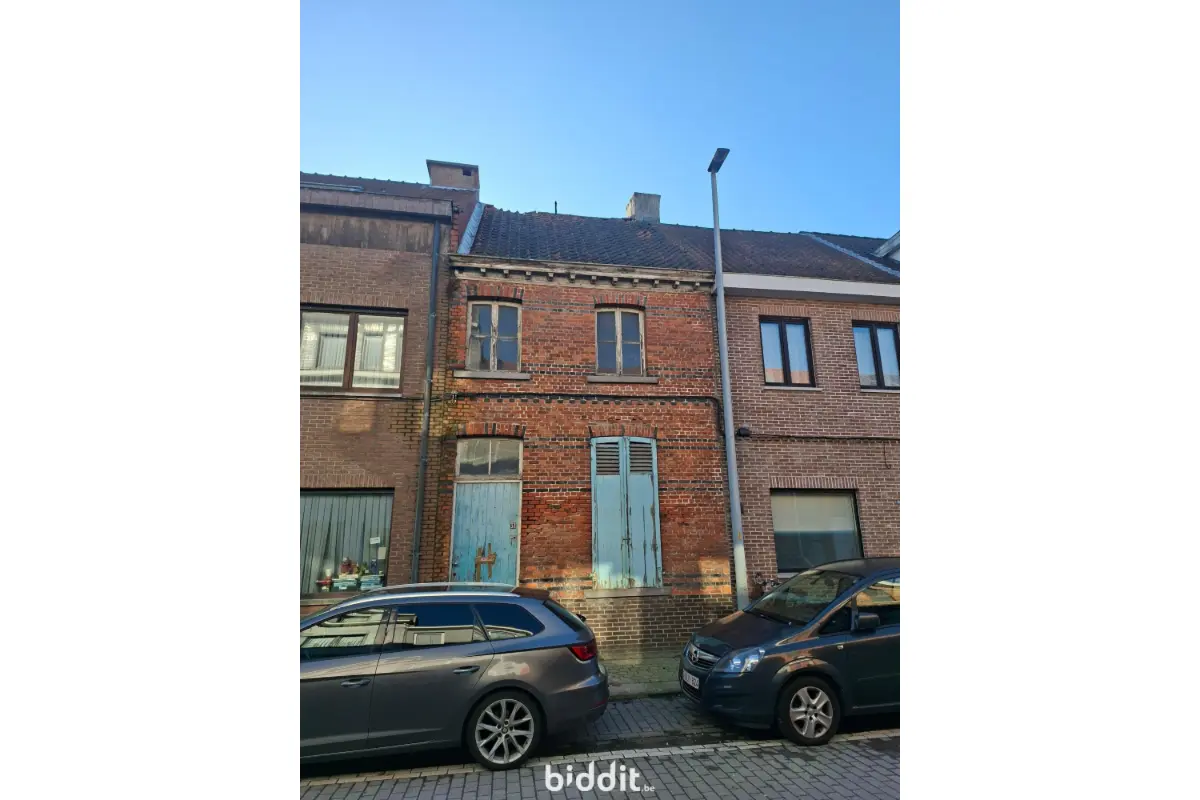 Huis te  koop in Sint-Niklaas 9100 45000.00€ 2 slaapkamers m² - Zoekertje 703218