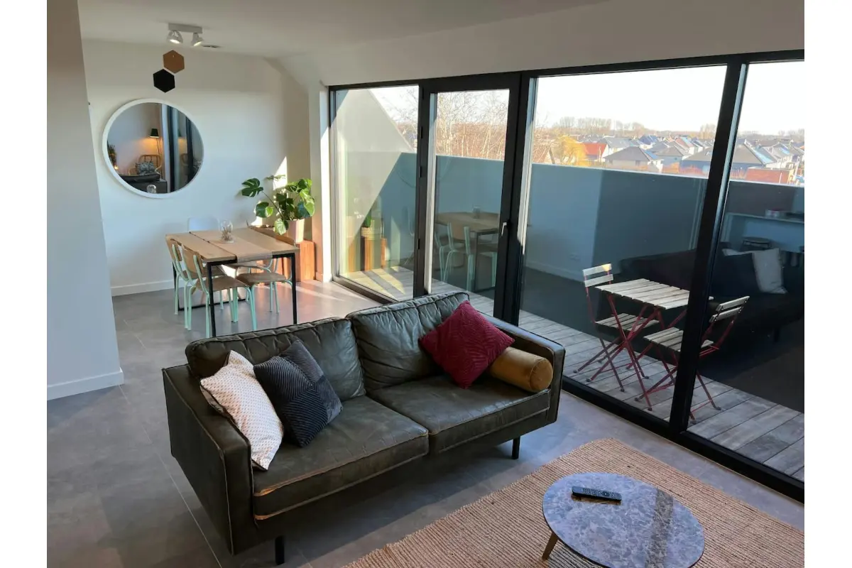 Appartement te  huur in Lochristi 9080 3200.00€  slaapkamers m² - Zoekertje 703843