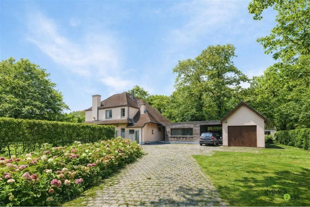 Villa te  koop in Sint-Martens-Latem 9830 1375000.00€ 3 slaapkamers 285.00m² - Zoekertje 705486