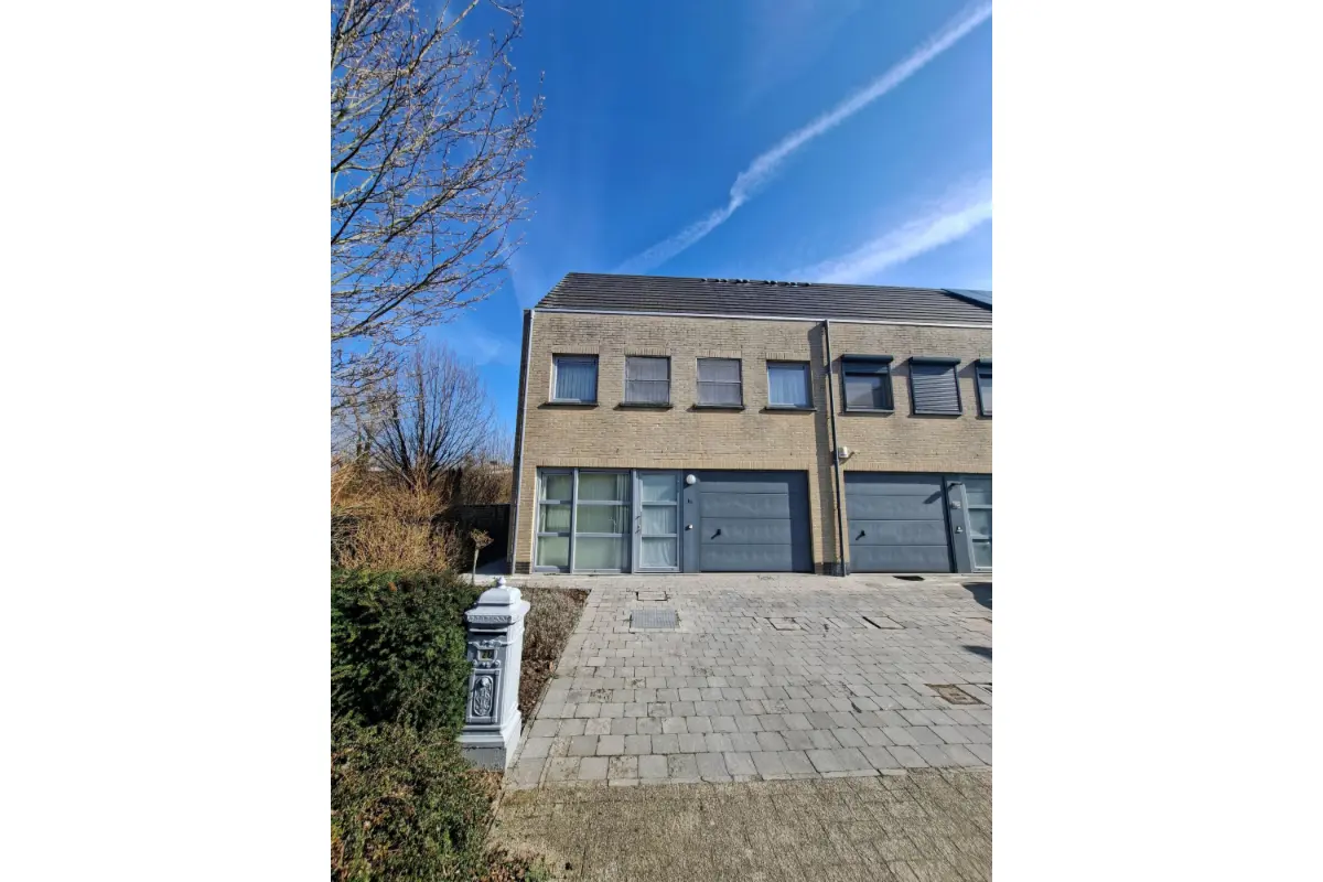 Huis te  koop in Sint-Niklaas 9100 430000.00€ 3 slaapkamers m² - Zoekertje 706245