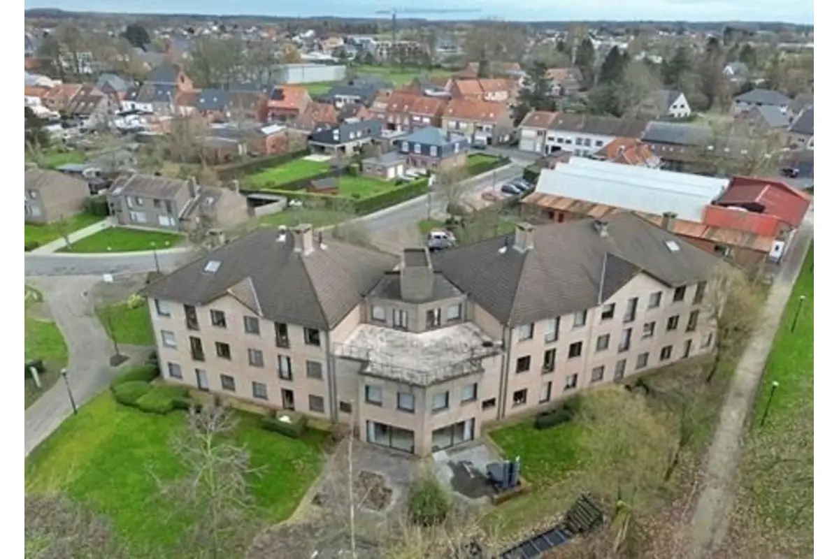 Appartementsgebouw te  koop in Knesselare 9910 2078000.00€ 35 slaapkamers 1800.00m² - Zoekertje 707713